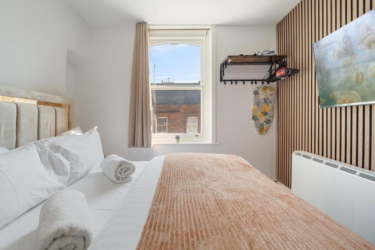 In The Heart Of Sohos Nightlife 3rd Floor No Lift Gs3 Appartement