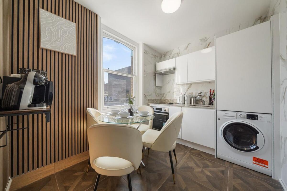 Appartement In The Heart Of Sohos Nightlife 3rd Floor No Lift Gs3 Londres